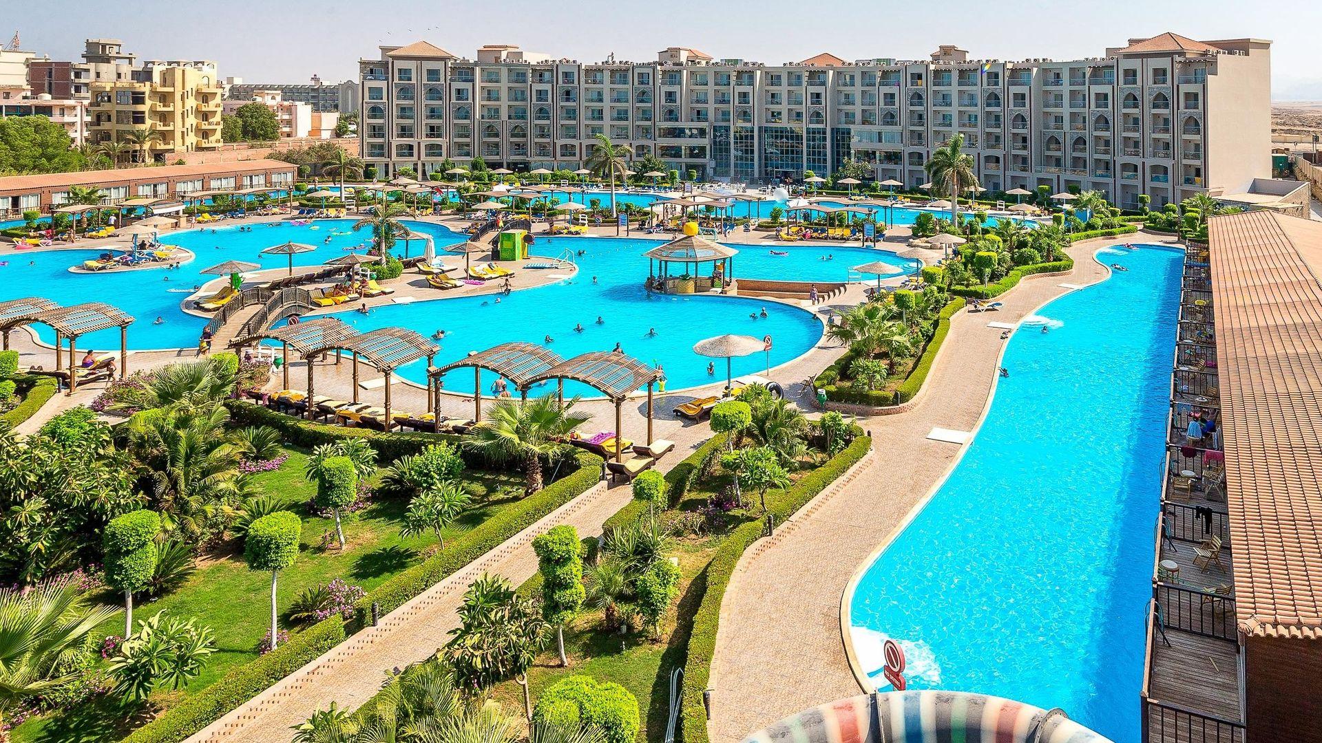 SUNRISE Solara Aqua Park Resort