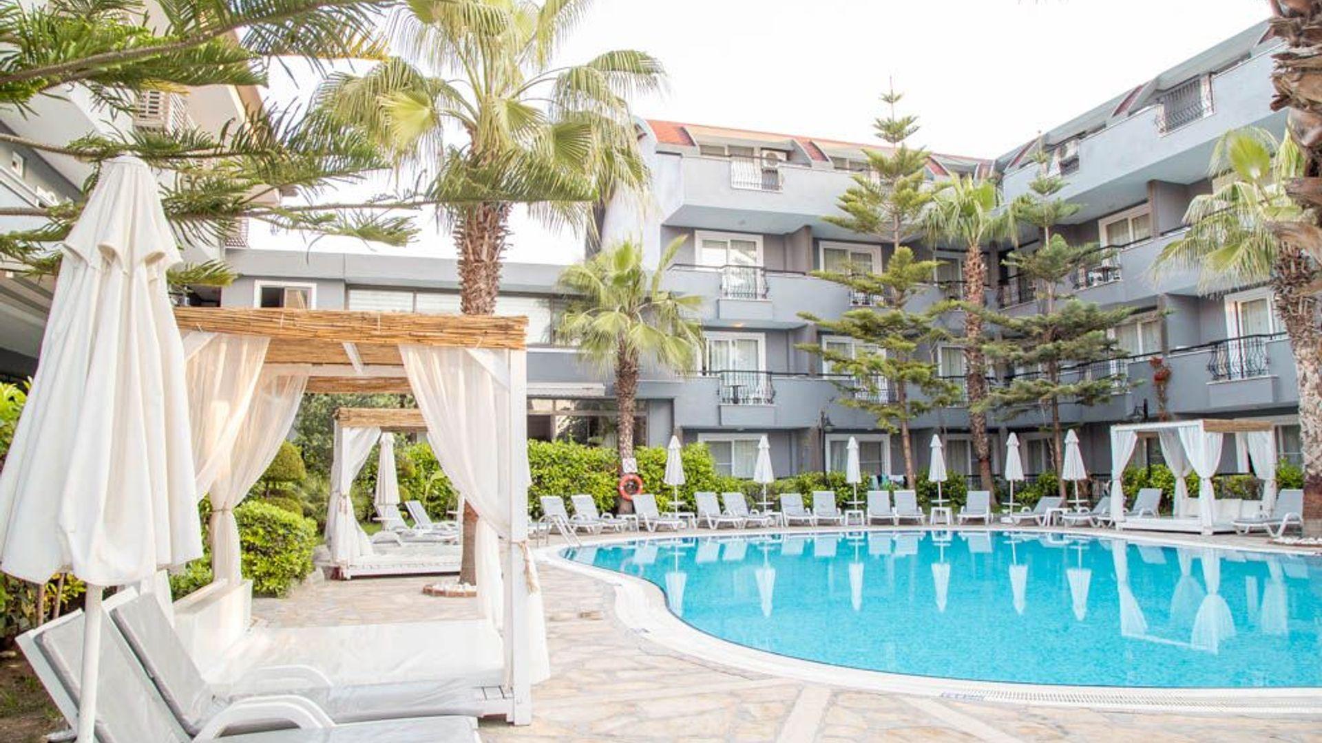 Sun City Apartments & Hotel