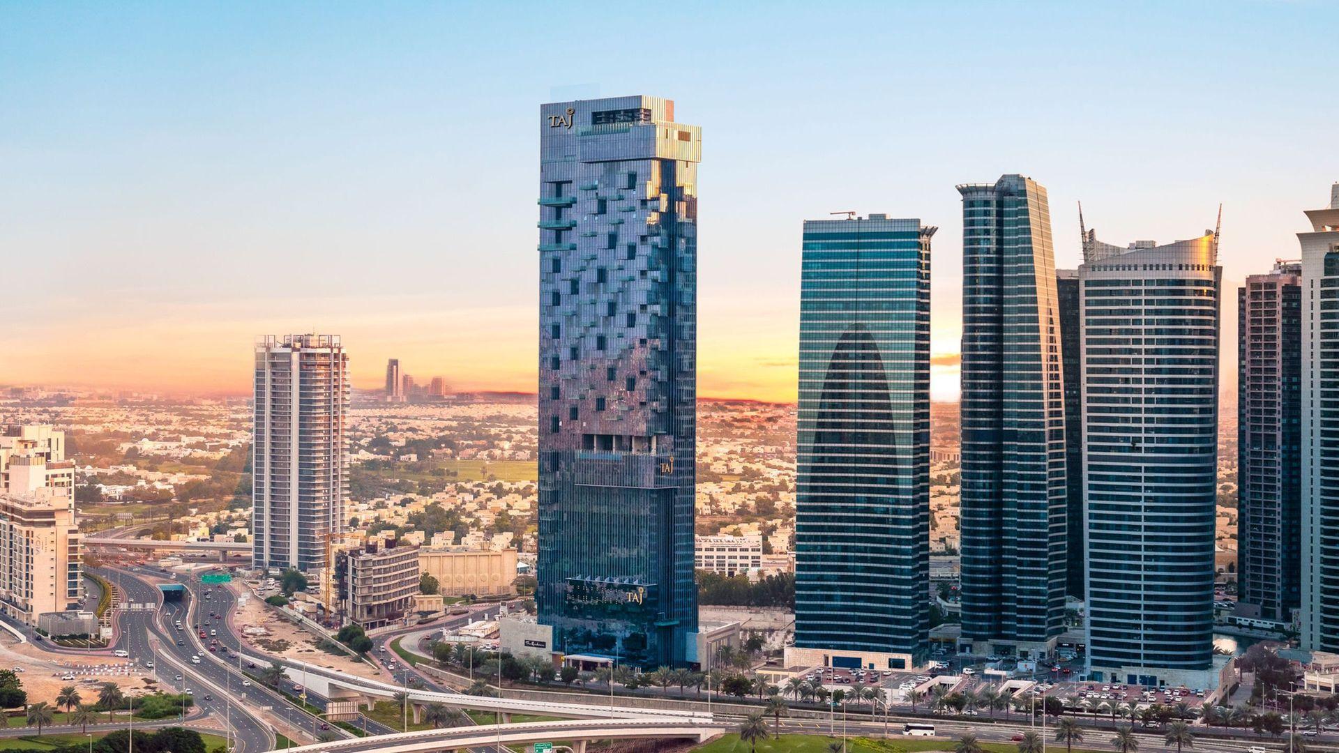 Taj Jumeirah Lakes Towers