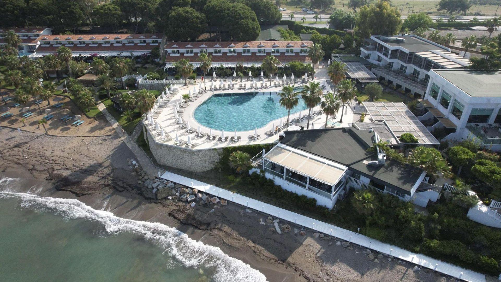 Flora Garden Beach Hotel (+16)