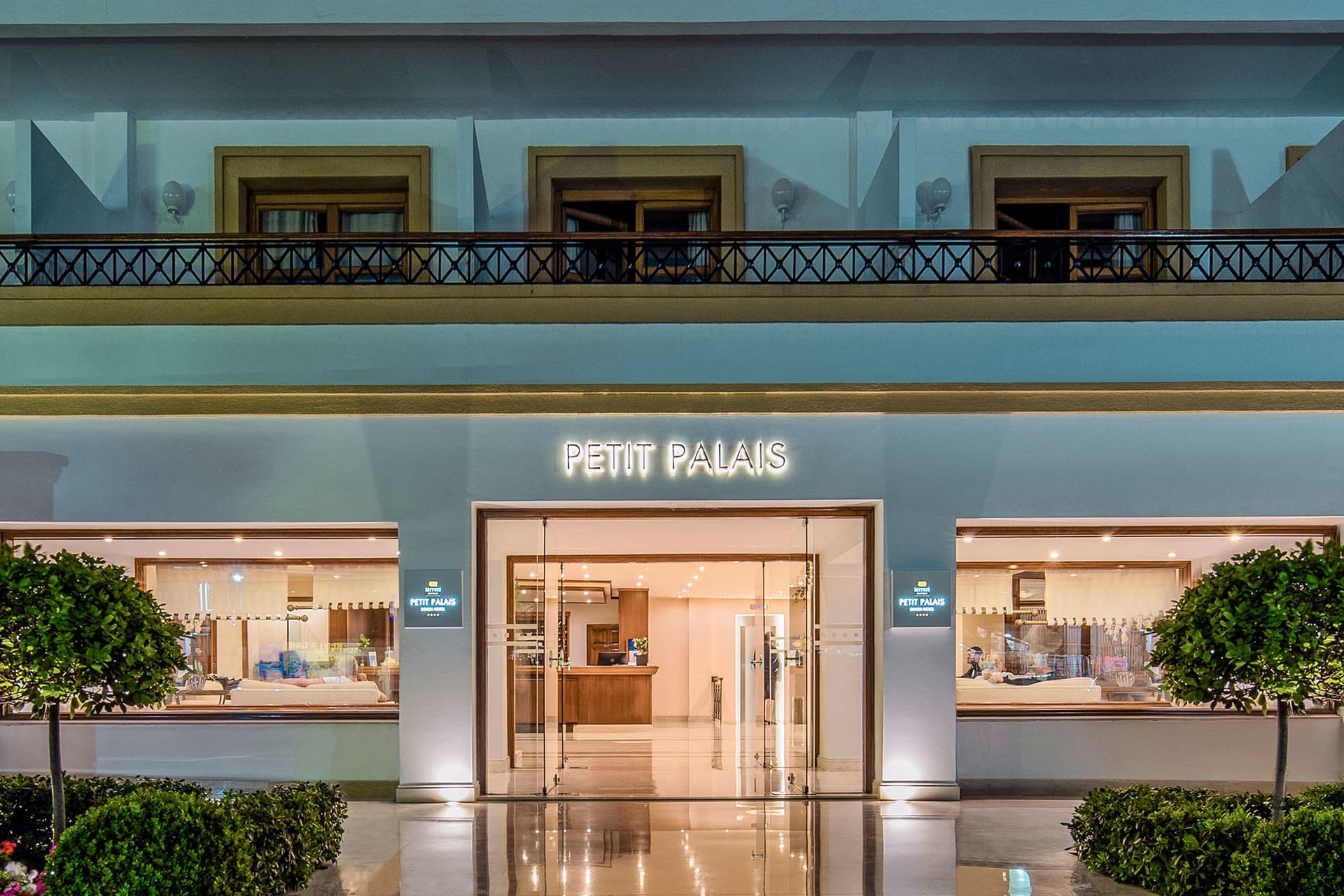 Mitsis Petit Palais Beach Hotel