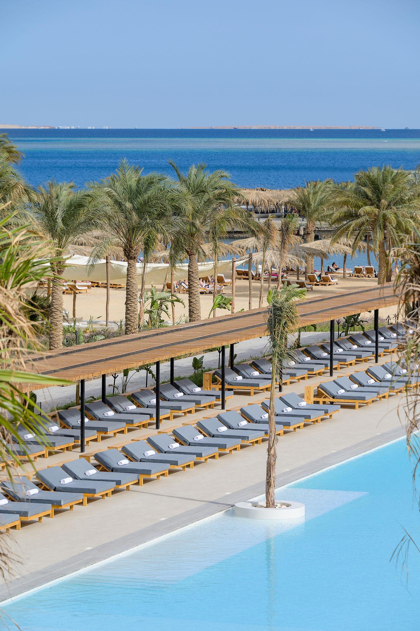 Serry Beach Resort