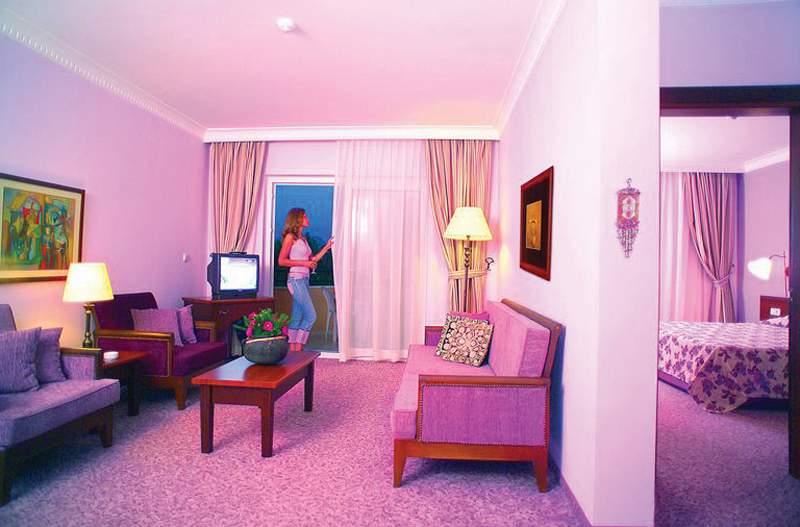 Royal Garden Suit Hotel