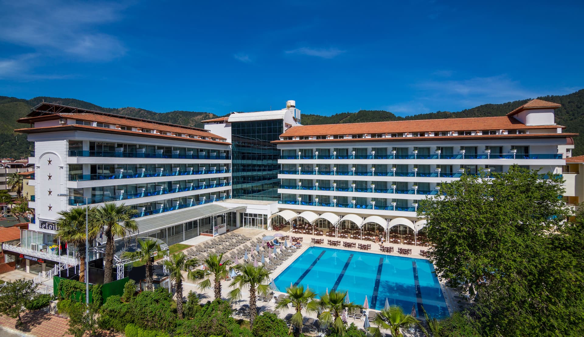 L'Etoile Beach Hotel