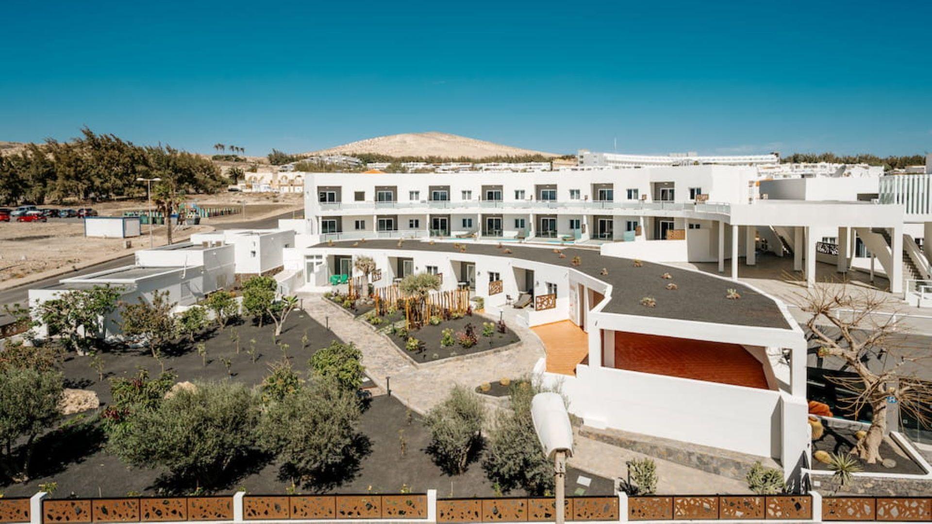 R2 Higos Beach Apartments