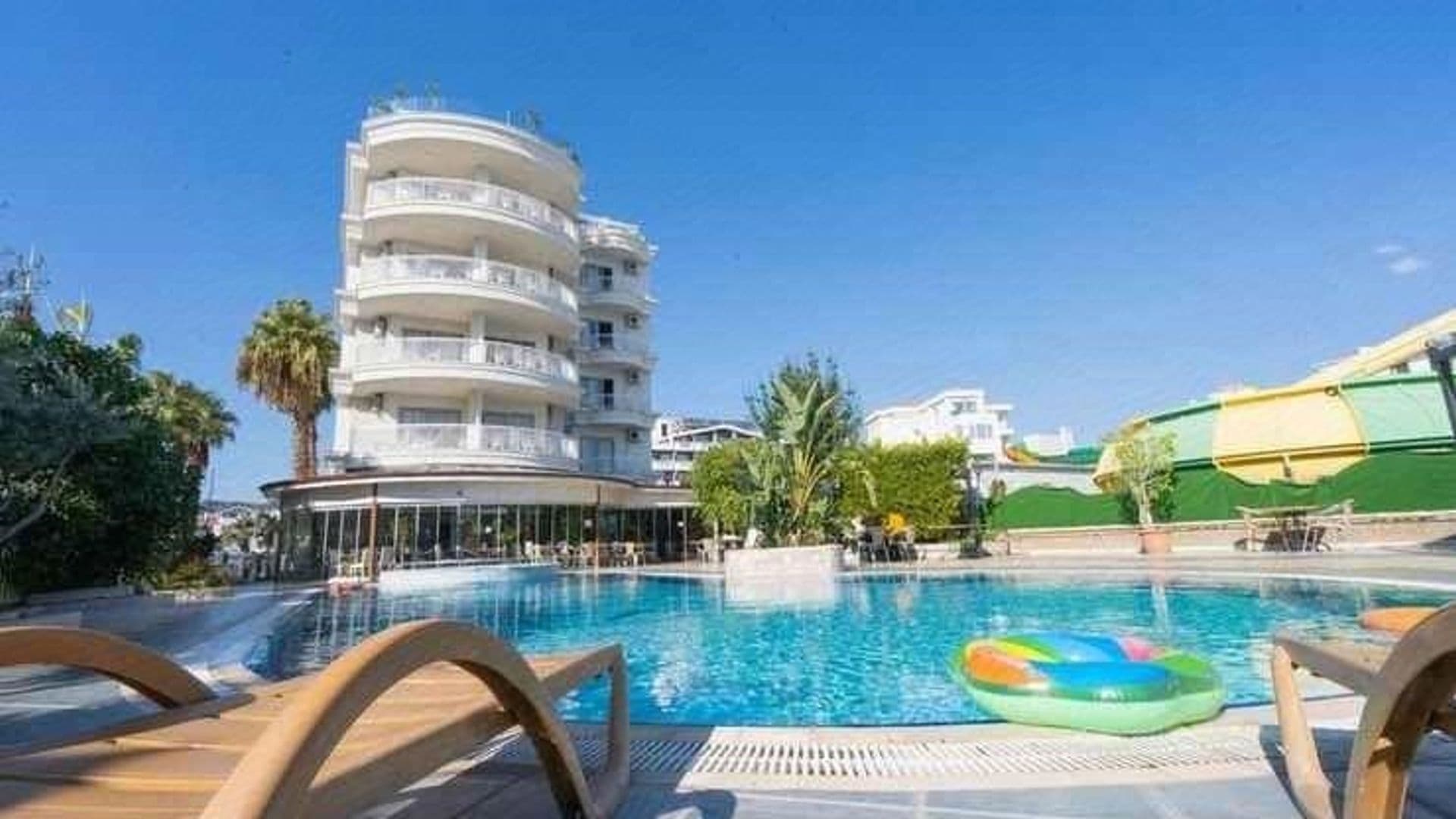 Romance Beach Hotel