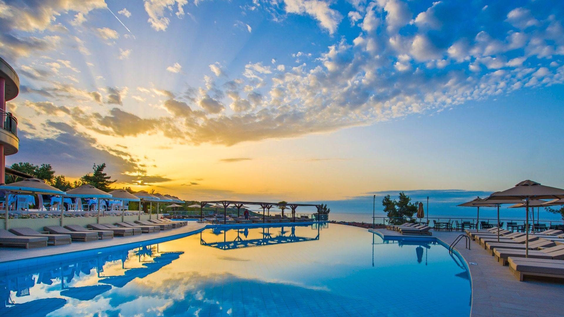 Alia Palace Luxury Hotel & Villas