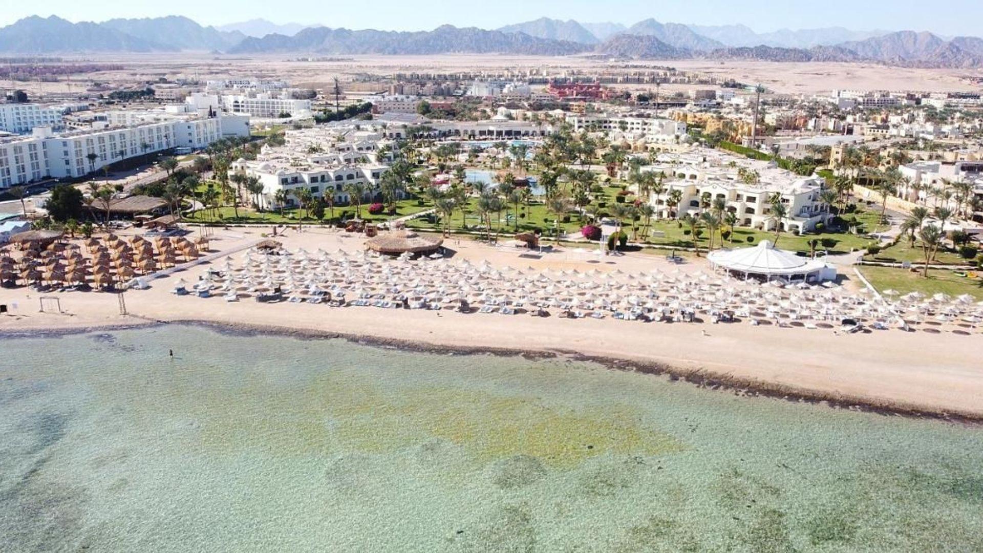 Regency Plaza Aqua Park & Spa Resort