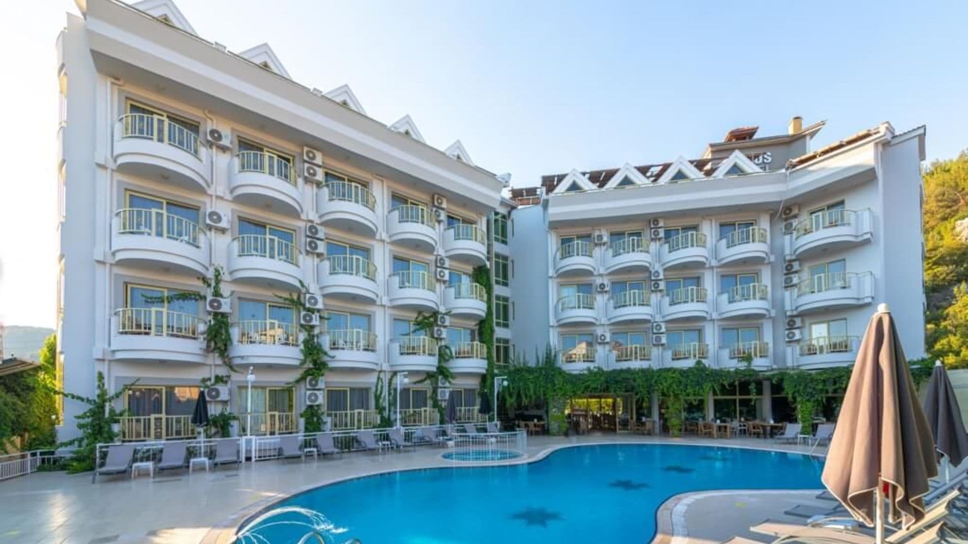 Grand Faros Hotel