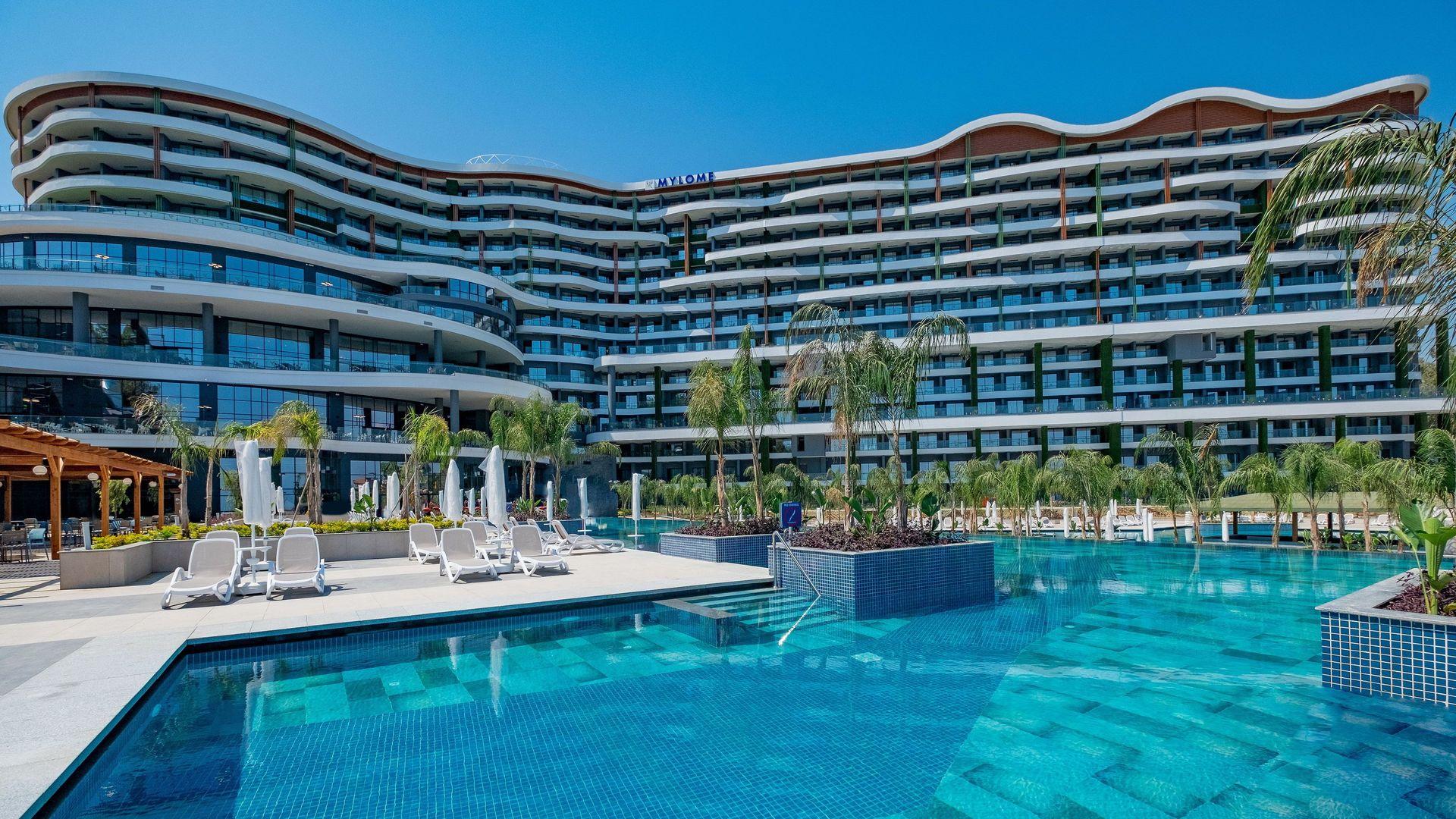 Mylome Luxury Hotel & Resort