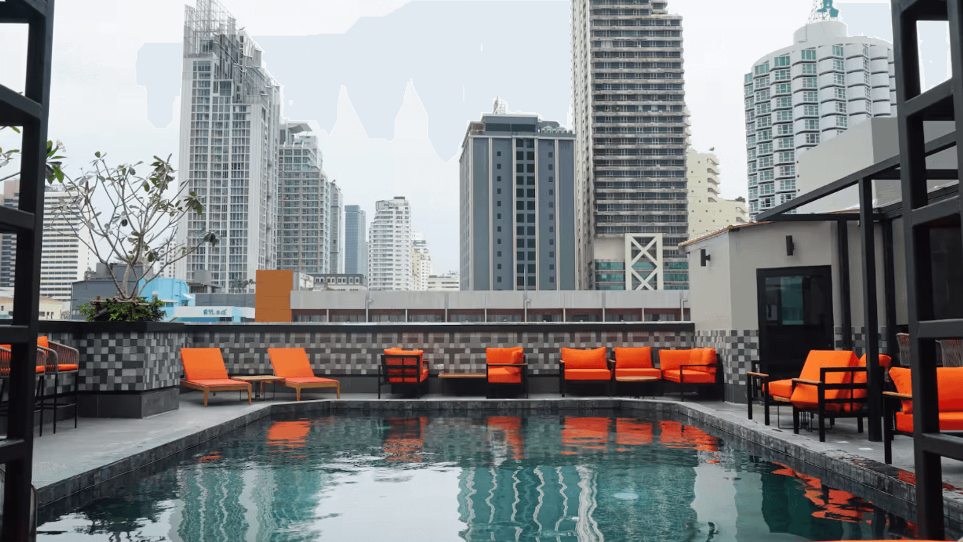 Ramada By Wyndham Bangkok Sukhumvit 11